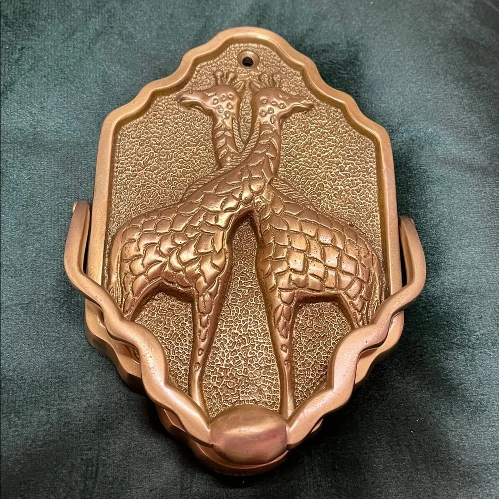 Anthropologie Gia Gold Giraffe Door Knocker New
